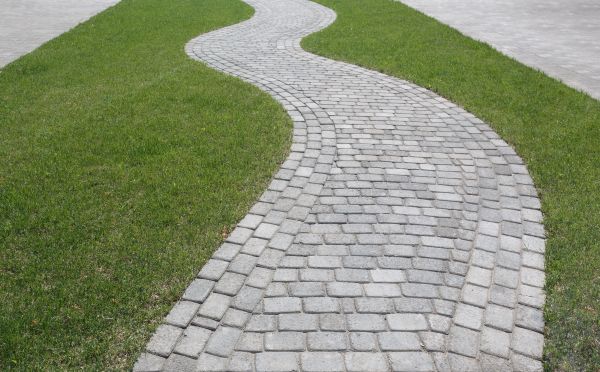 Cost of Walkway Paving in Bountiful